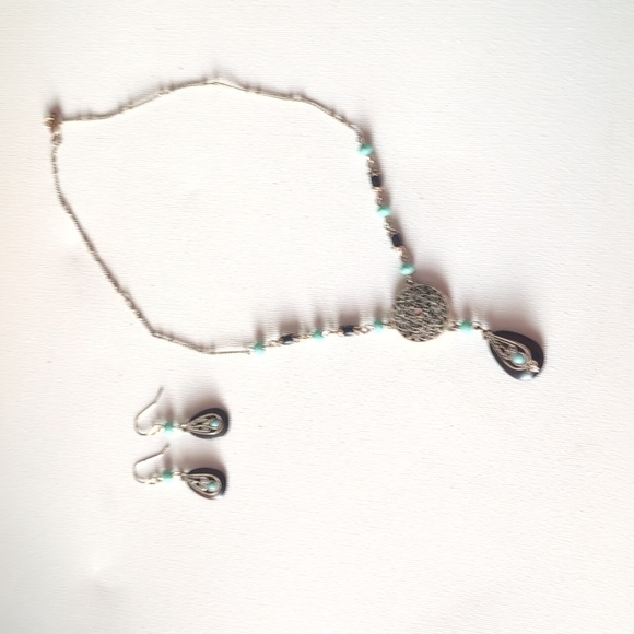 Elegant Silver and Turquoise Jewelry Set - Picture 8 of 12